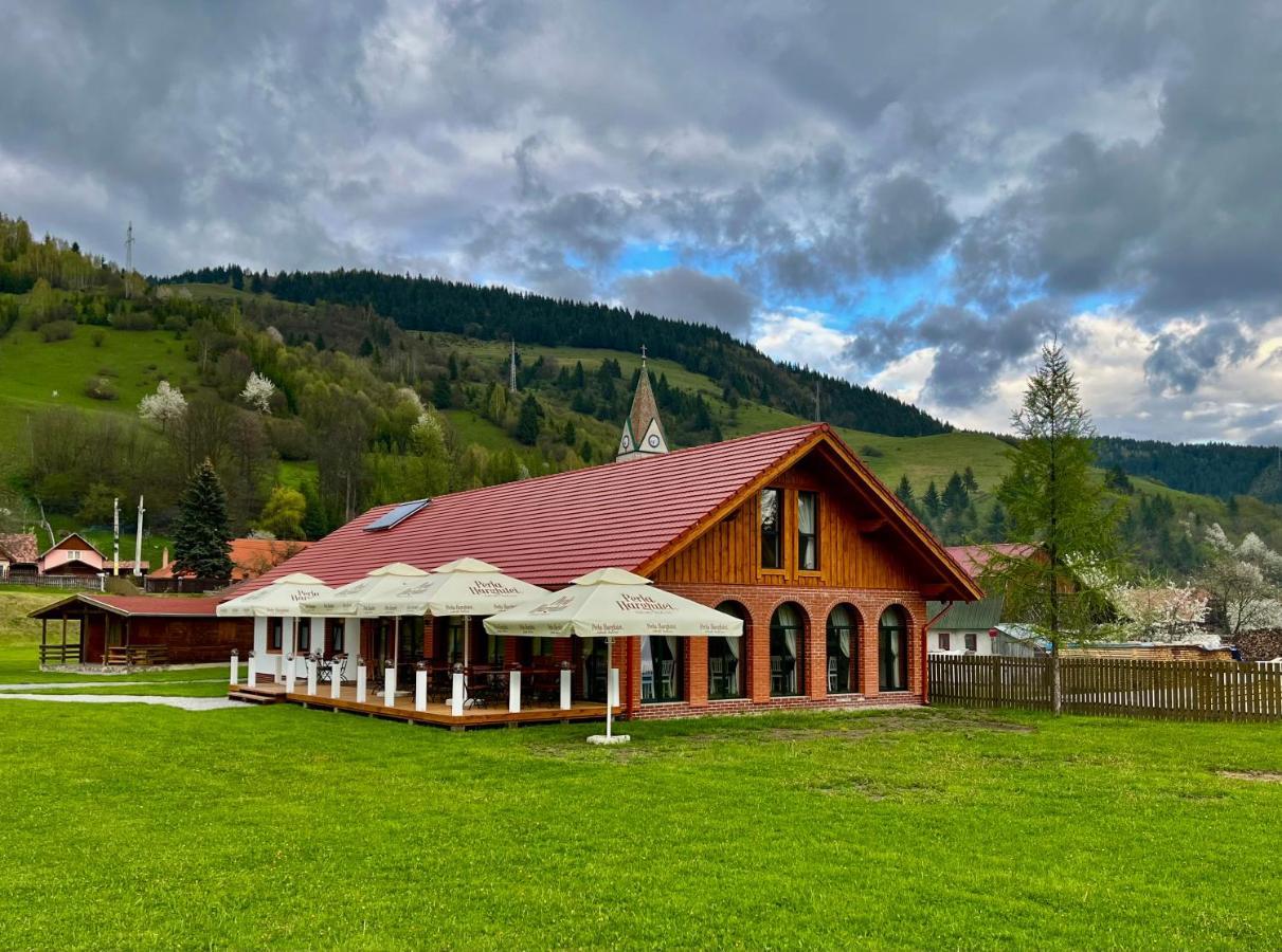 Biotour Camping & Restaurant Ghimes-Faget Экстерьер фото