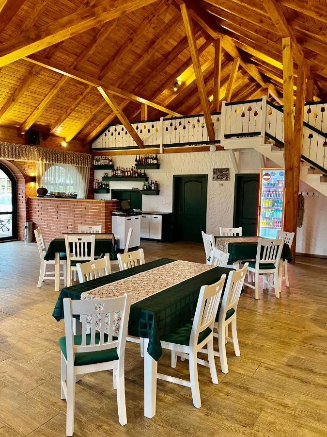 Biotour Camping & Restaurant Ghimes-Faget Экстерьер фото