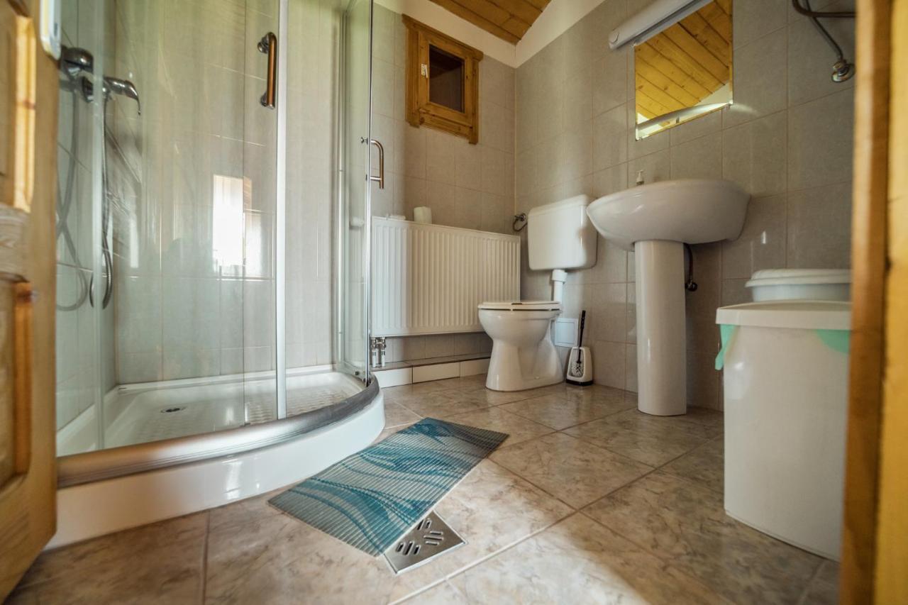 Biotour Camping & Restaurant Ghimes-Faget Экстерьер фото