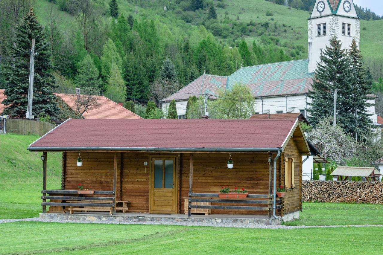 Biotour Camping & Restaurant Ghimes-Faget Экстерьер фото