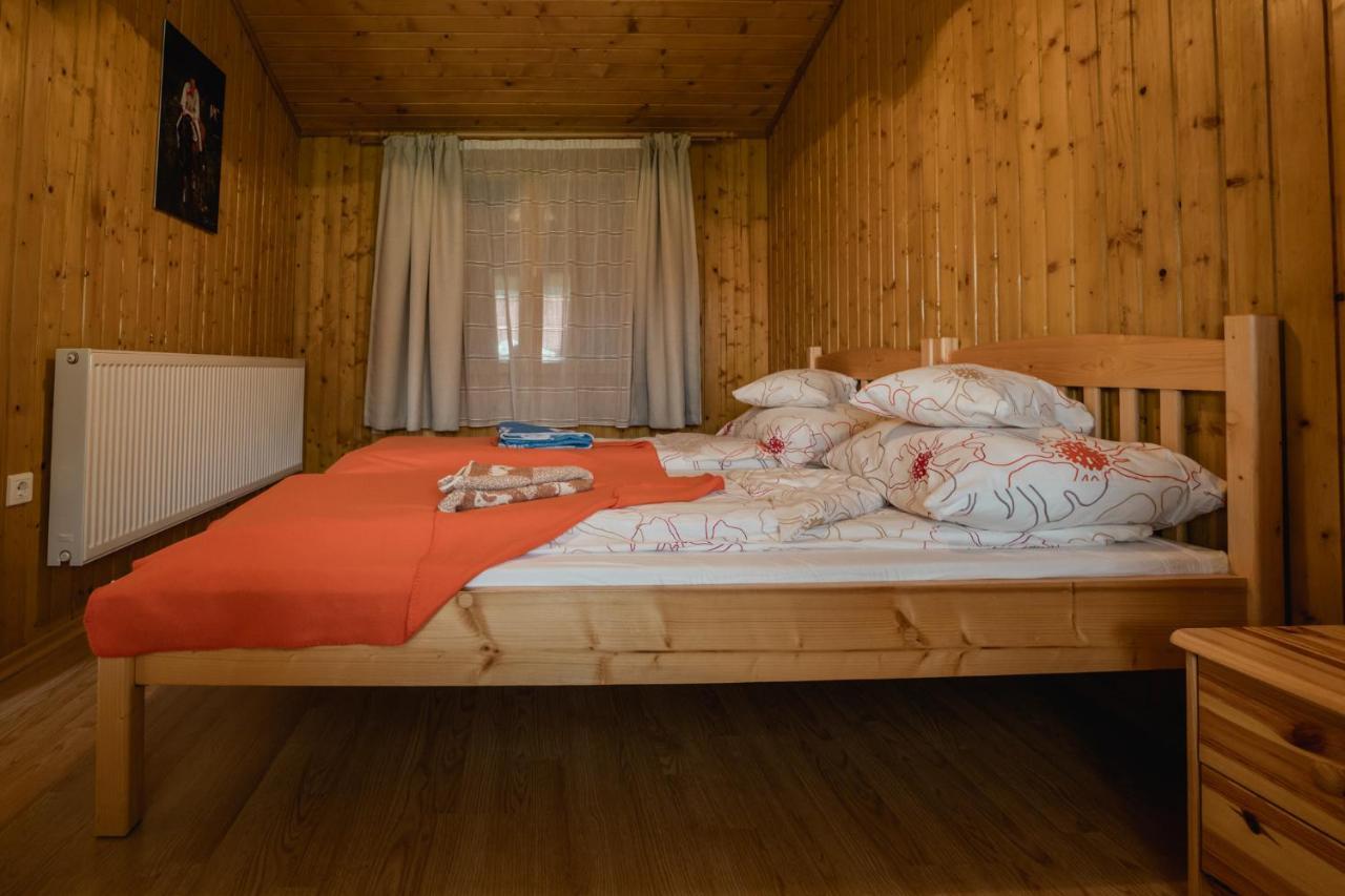 Biotour Camping & Restaurant Ghimes-Faget Экстерьер фото
