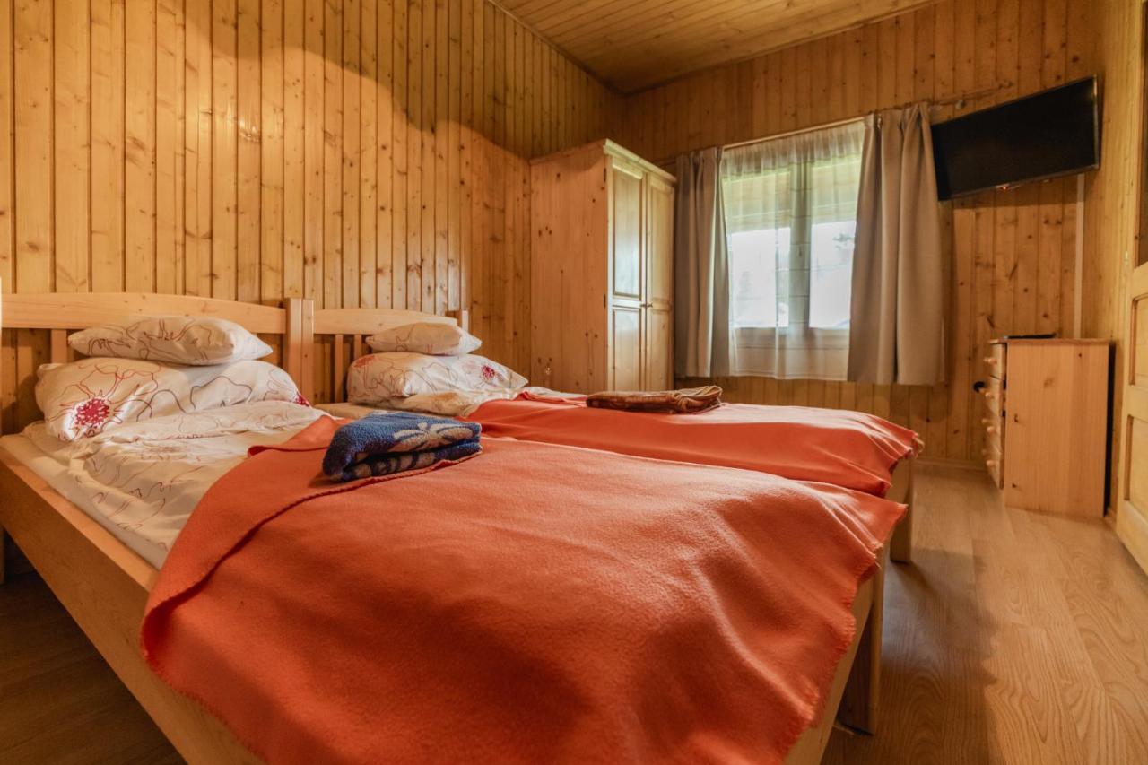 Biotour Camping & Restaurant Ghimes-Faget Экстерьер фото