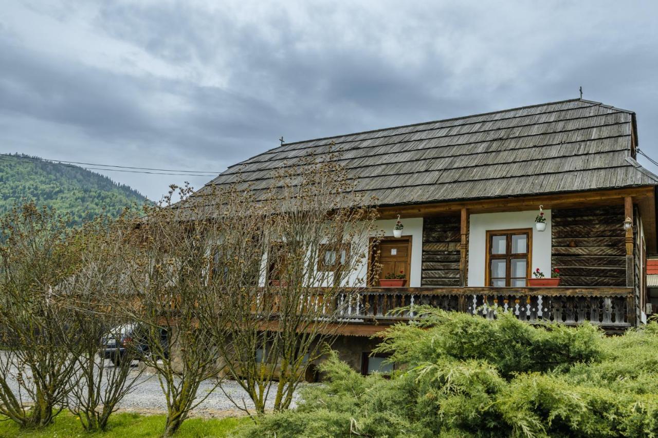 Biotour Camping & Restaurant Ghimes-Faget Экстерьер фото